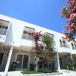 Ξενοδοχείο Delfi & Wellness Center 3*