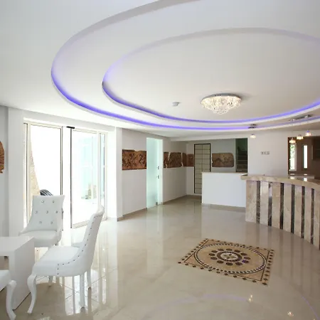 Otel Delfi & Wellness Center 3*