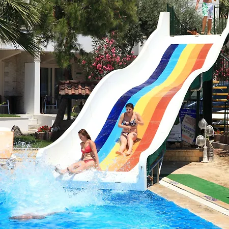 Delfi & Wellness Center Otel 3*