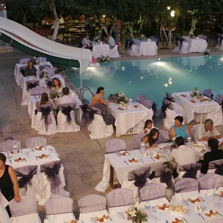 Otel Delfi & Wellness Center 3*