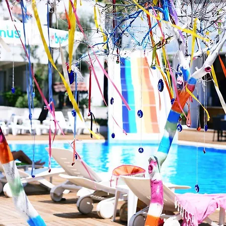 호텔 Delfi & Wellness Center 2*
