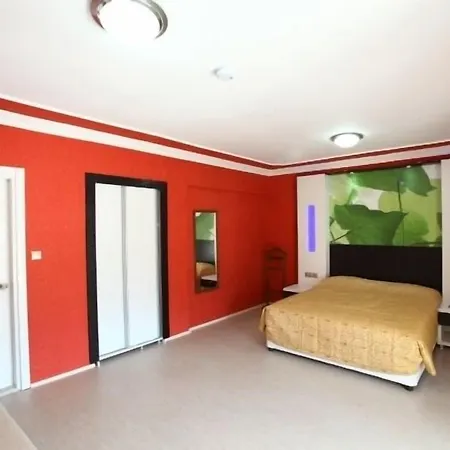 מלון Delfi & Wellness Center 2*